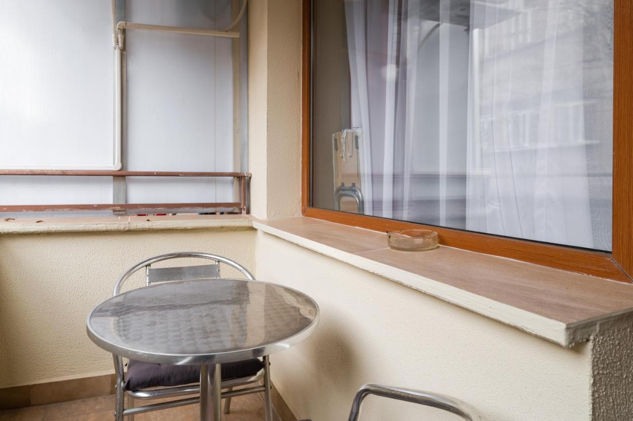 Moto Retreat I Central Studio I Free Parking Apartemen